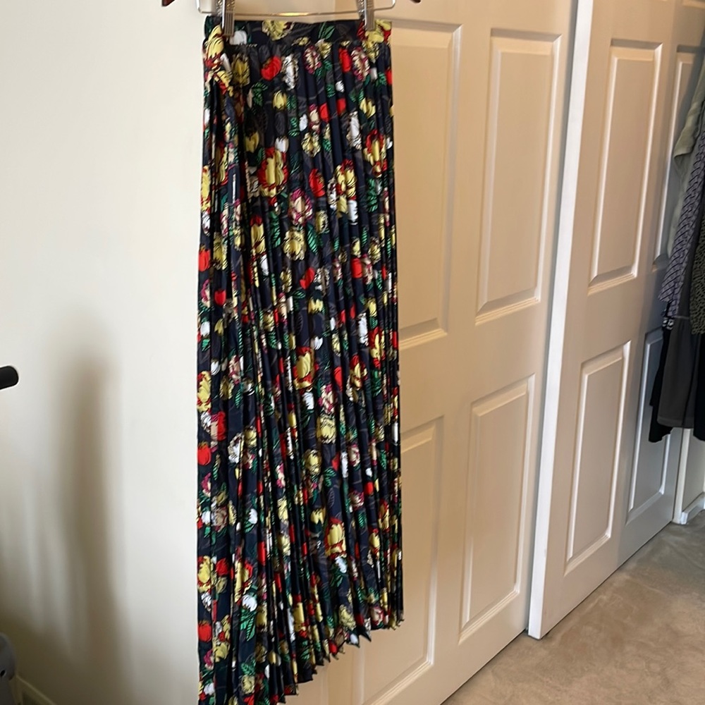 NWT, accordion style, wrap skirt